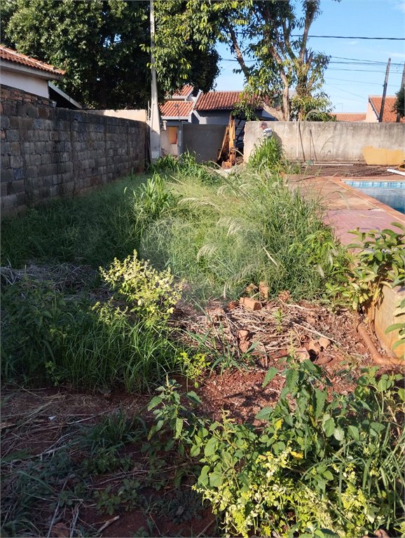 Terreno à venda em Parque Residencial Vale do Sol, Araraquara, SP