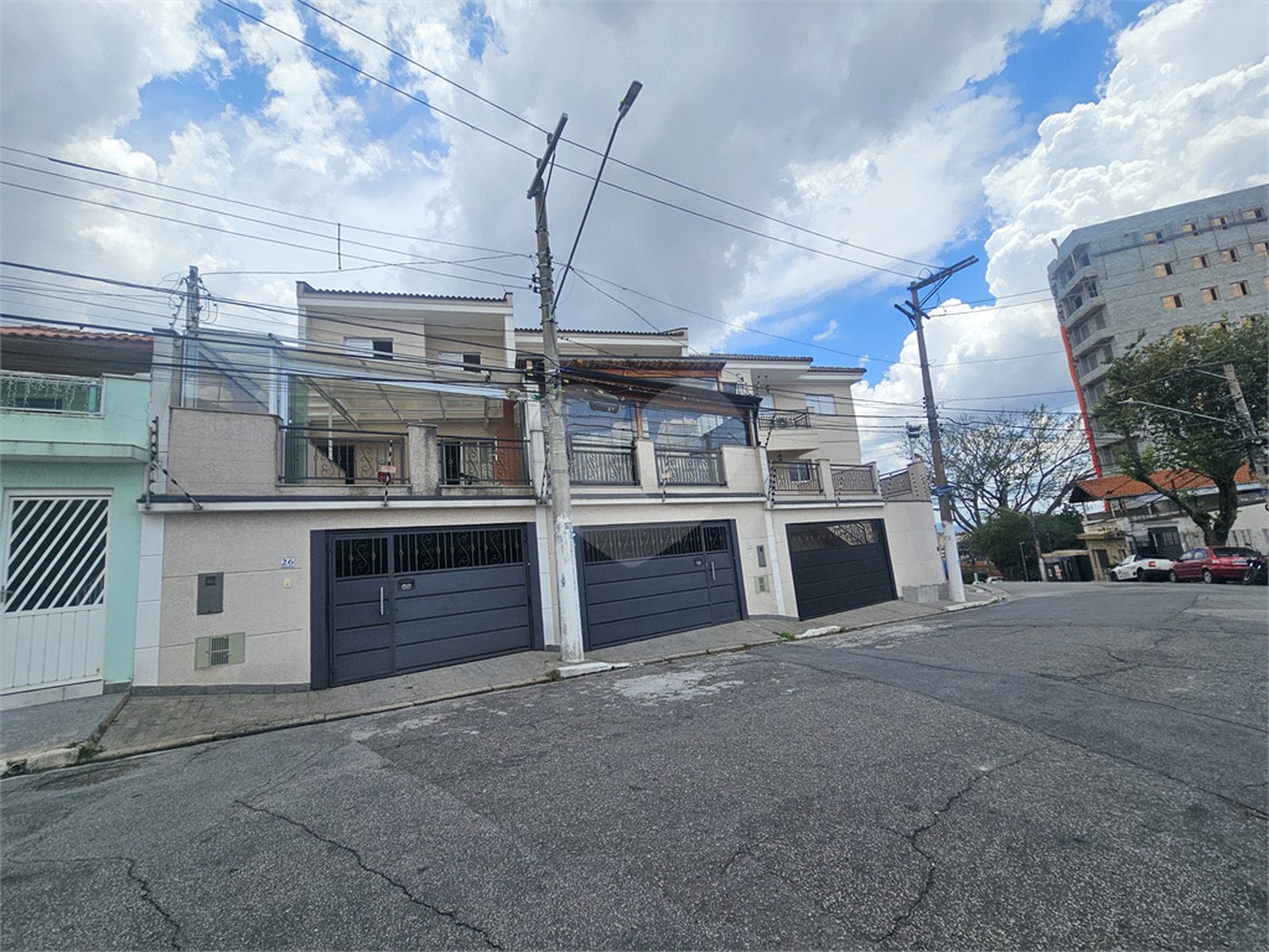 Sobrado à venda com 3 quartos, sendo 1 suíte,  em Vila Nivi, São Paulo, SP