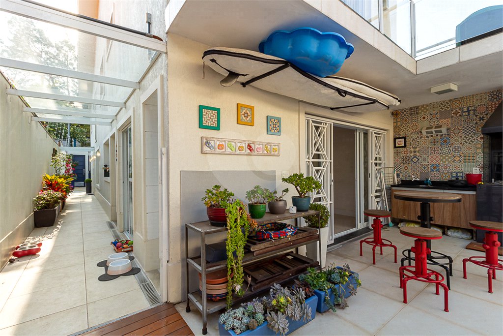 Casa à venda com 3 quartos, sendo 1 suíte, em Alto da Boa Vista, São Paulo, SP
