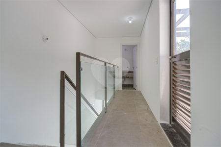Casa à venda ou para alugar com 3 suítes no condomínio Jardim Flora, São Paulo - SP