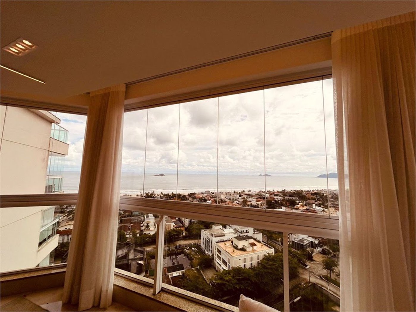 Apartamento com 3 dormitórios à venda, 285 m² por R$ 3.490.000,00 - Jardim Virginia - Guarujá/SP
