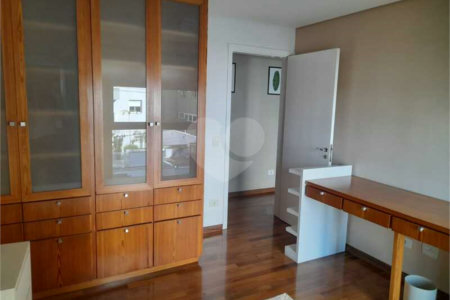 Apartamento à venda com 3 suítes em Campestre, Santo André, SP