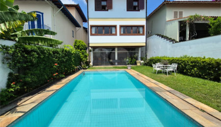 Casa de Vila à venda ou para alugar com 4 quartos, sendo 2 suítes,  em Jardim Leonor, São Paulo, SP