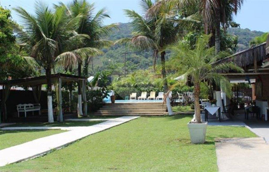 Sobrado à venda com 14 suítes em Jardim Enseada, Guarujá, SP