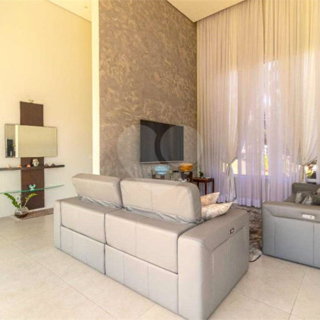 Casa à venda com 3 quartos, sendo 1 suíte, no condomínio Vale do Lago, Sorocaba - SP