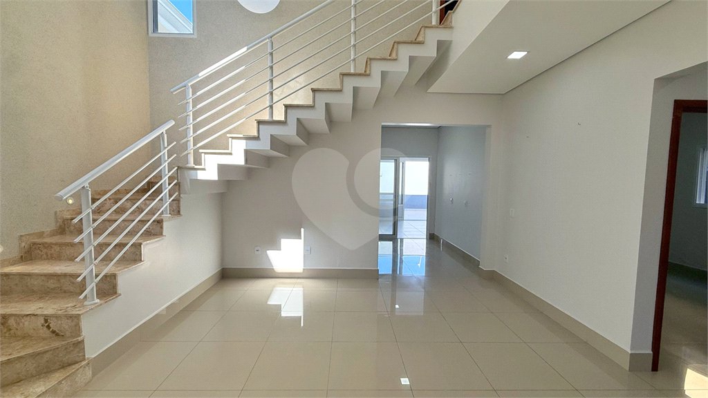 Casa à venda ou para alugar com 4 quartos, sendo 1 suíte, no condomínio Jardim Residencial Dona Lucilla, Indaiatuba - SP
