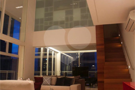 Apartamento à venda com 3 suítes em Vila Mariana, São Paulo, SP