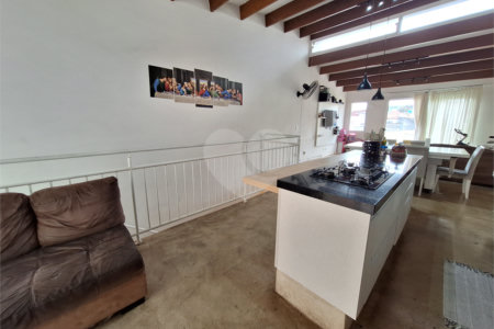 Casa à venda com 3 quartos, sendo 1 suíte, em Chora Menino, São Paulo, SP