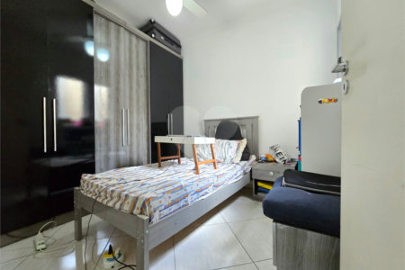 Casa à venda com 3 quartos, sendo 1 suíte, no condomínio Rafaela I, São Paulo - SP
