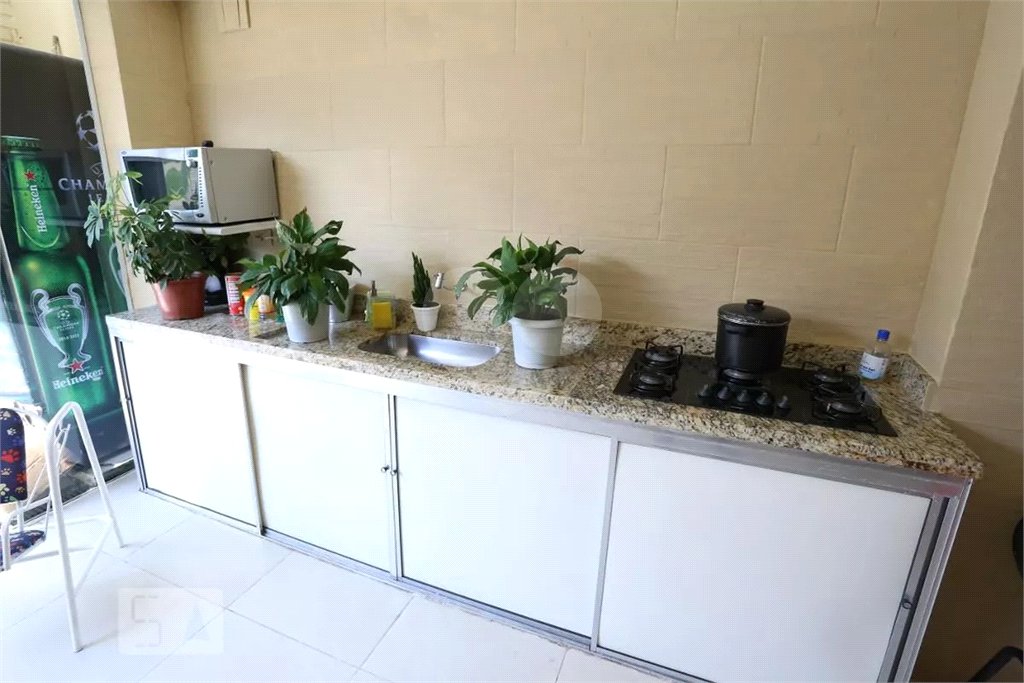 Sobrado à venda com 6 quartos, sendo 5 suítes, em Vila Paranaguá, São Paulo, SP