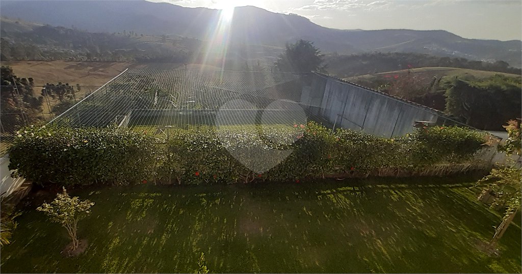 Casa em condomínio à venda ou para alugar com 5 quartos, sendo 3 suítes,  no Centro, Bom Jesus dos Perdões, SP