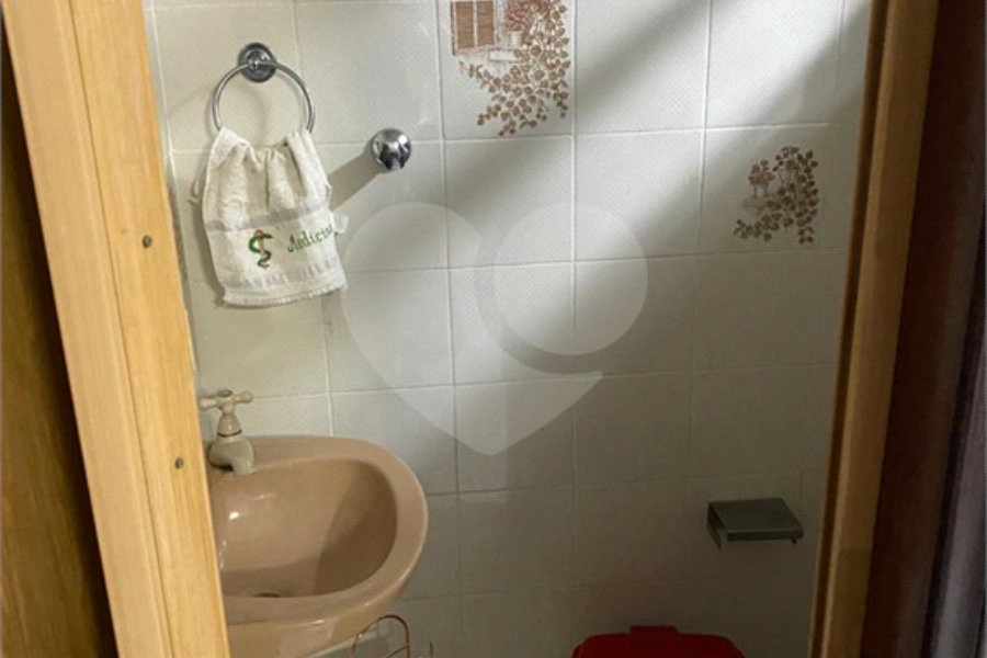 Sobrado à venda com 4 quartos, sendo 1 suíte, em Artur Alvim, São Paulo, SP