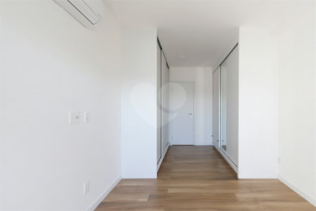 Apartamento à venda com 3 suítes em Vila Anastácio, São Paulo, SP