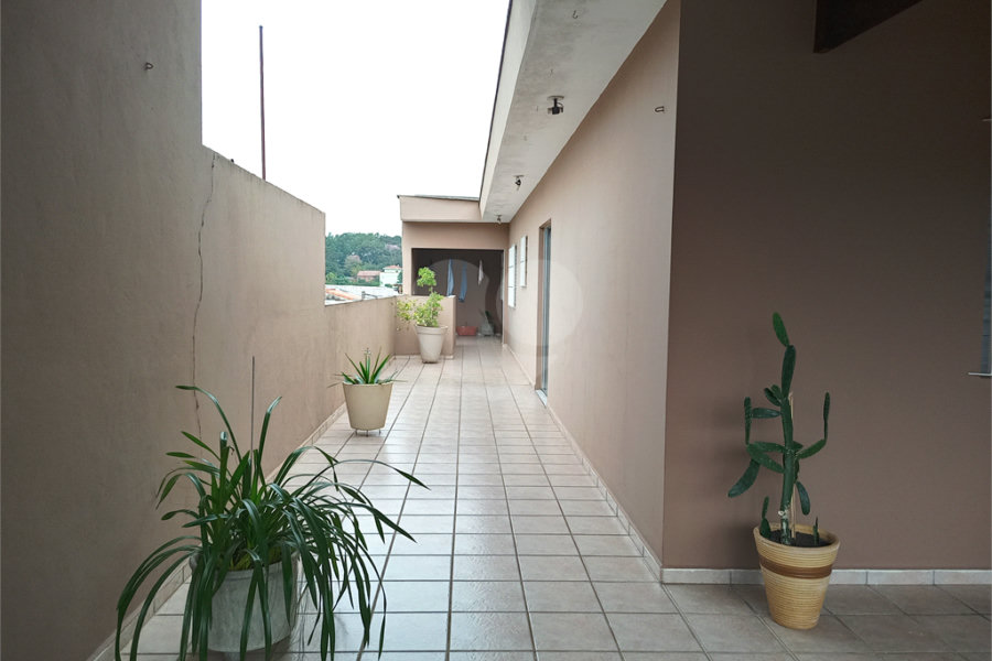 Sobrado à venda com 4 quartos em Horto, São Paulo, SP