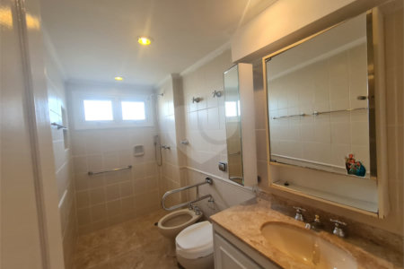 Apartamento à venda com 3 quartos, sendo 2 suítes, em Alto da Boa Vista, São Paulo, SP