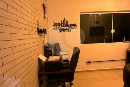 Sobrado à venda com 4 quartos em Jardim Luciana, Itaquaquecetuba, SP