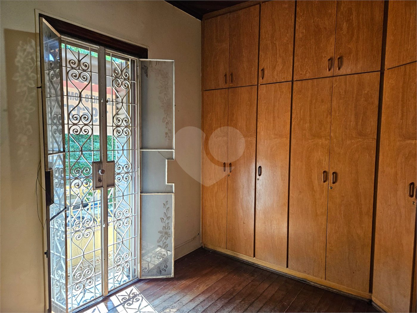 Casa à venda com 3 quartos, sendo 1 suíte,  em Água Branca, São Paulo, SP