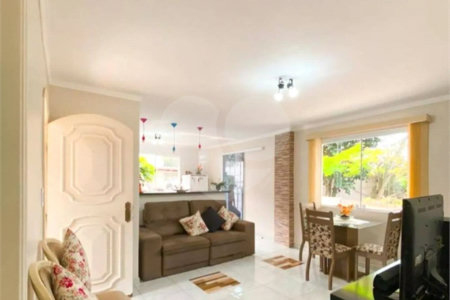 Casa à venda com 2 suítes em Retiro das Fontes, Atibaia, SP