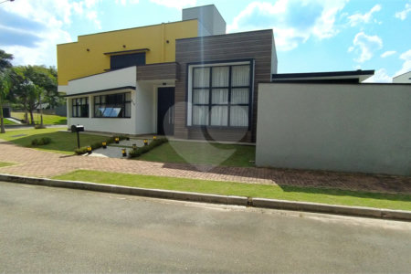 Casa à venda com 3 suítes no condomínio Reserva dos Vinhedos, Louveira - SP