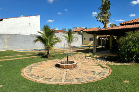 Chácara à venda com 4 quartos em Nova Veneza, Paulínia, SP