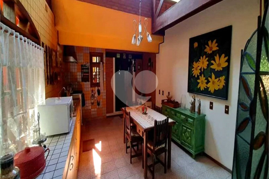 Casa Térrea à venda com 5 quartos, sendo 4 suítes, em Serra da Cantareira, Mairiporã, SP