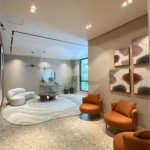 Indaiatuba- Sp - Edificio Athmosfera- R$ 1.800.000,00 - andar alto - 130,00 ms de area util - 3 suites, lavabo, sala 2 ambientes, 3 vagas de garagens - Area de lazer - Brinquedoteca - Piscina - Portão eletrônico - Portaria 24hs - sala de ginástica - Salão de festas - Salão de jogos - Cinema