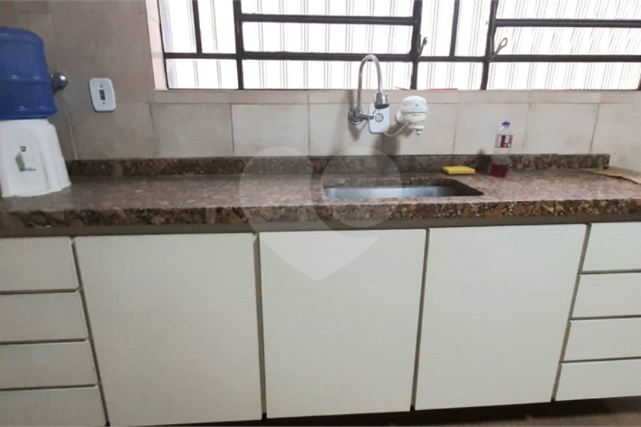 Sobrado amplo com 3 quartos, suíte e quintal para venda no Tremembé !!!