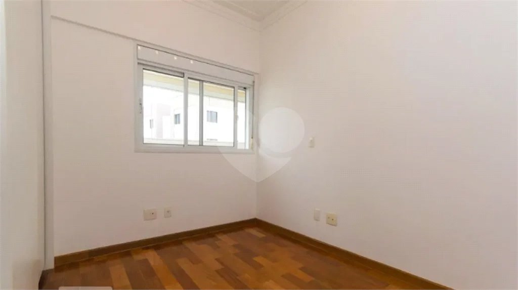 Cobertura duplex à venda na Mooca de 277m² com 3 dormitórios, 1 suíte e 3 vagas.