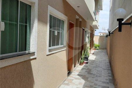 Casa em condomínio com 55m² , 2 dormitórios , sendo 2 suítes , 2 vagas , à venda na Penha.