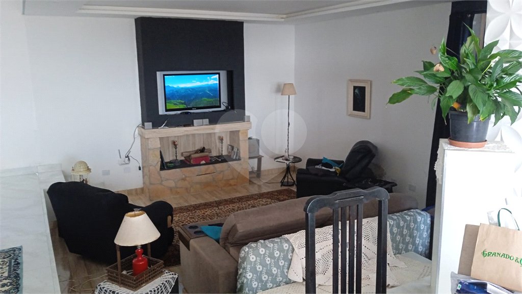 Casa à venda com 3 suítes em Jundiaizinho (terra Preta), Mairiporã, SP