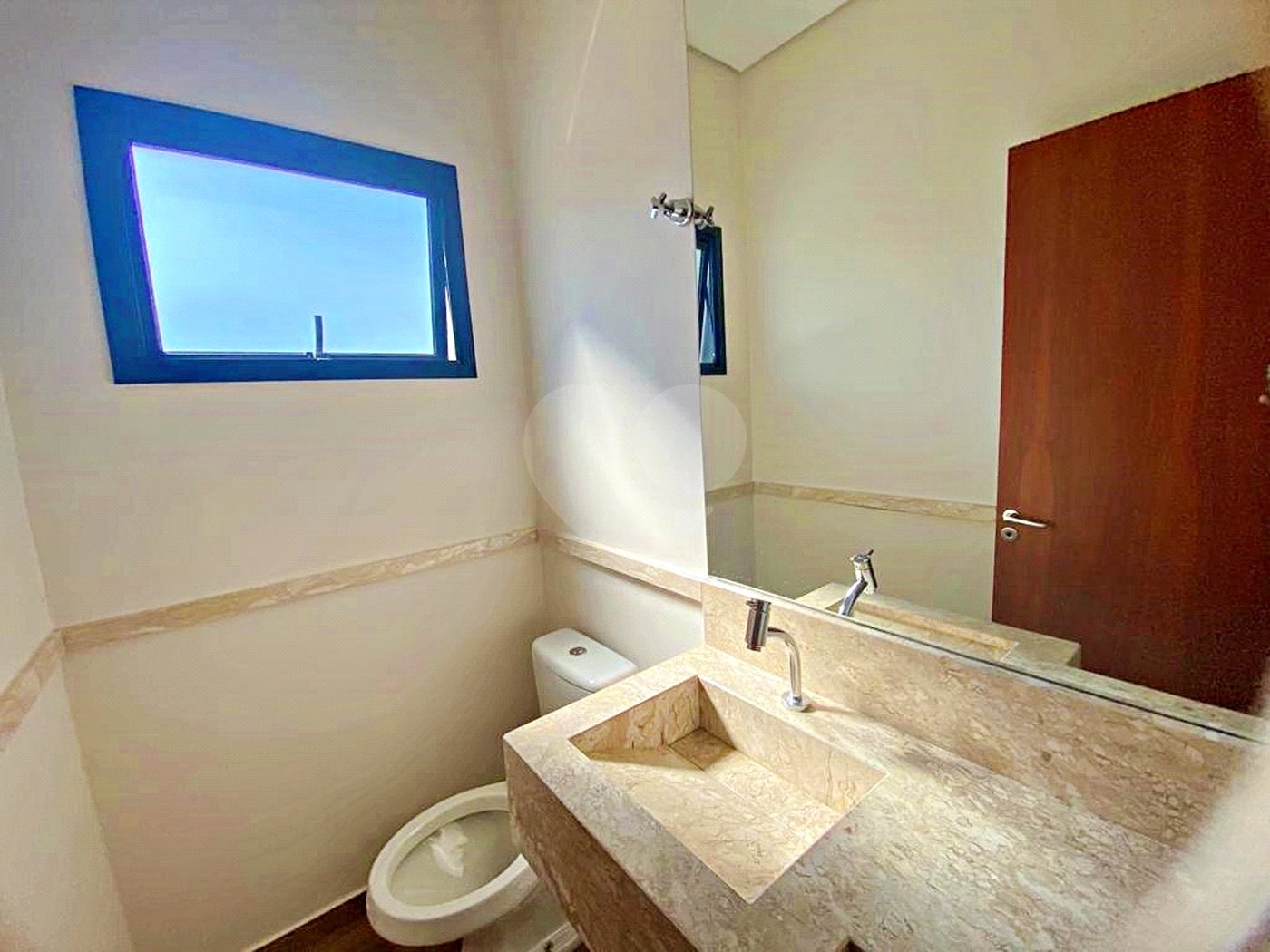 Casa à venda com 3 suítes no condomínio Santa Isabel I, Louveira - SP