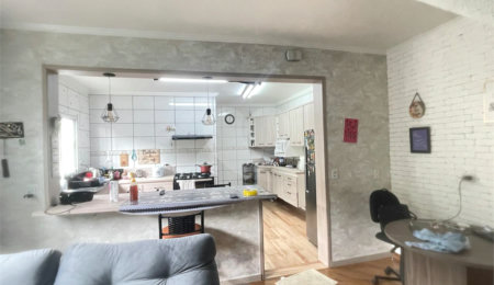 Sobrado à venda com 4 quartos, sendo 1 suíte,  em Jardim Las Vegas, Santo André, SP