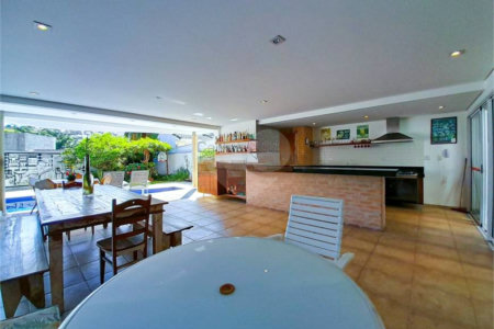 Casa à venda com 3 suítes em Jardim Franca, São Paulo, SP