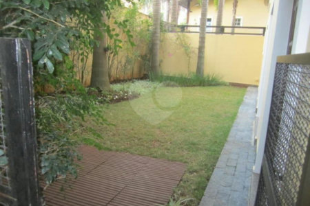 Casa para alugar com 4 quartos, sendo 2 suítes, no condomínio Palm Garden, São Paulo - SP