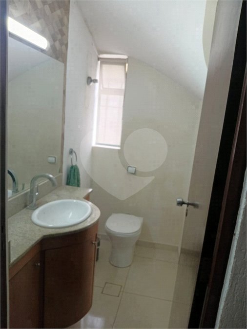 Sobrado à venda com 4 quartos, sendo 2 suítes, em Interlagos, São Paulo, SP