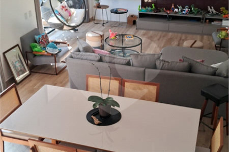 Casa à venda com 4 suítes no condomínio Vila Inglesa, Atibaia - SP