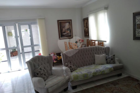 Casa à venda com 3 quartos, sendo 2 suítes, em Vila Dom Pedro I, São Paulo, SP