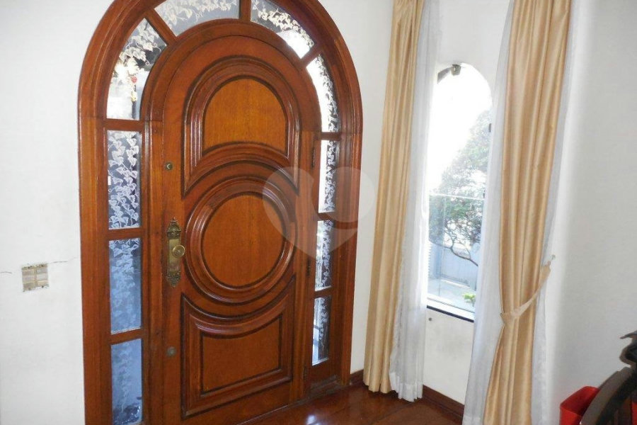 Sobrado à venda com 4 quartos, sendo 3 suítes, em Vila Gustavo, São Paulo, SP