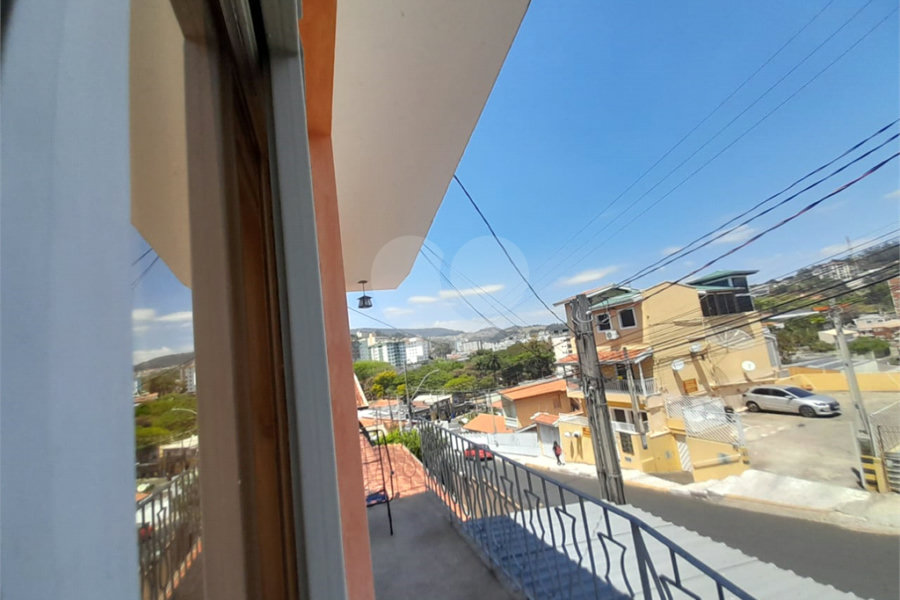 Casa à venda com 3 quartos, sendo 1 suíte, no Centro, Serra Negra, SP