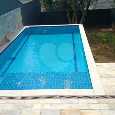 Casa à venda com 4 quartos, sendo 3 suítes,  em Cerâmica, São Caetano do Sul, SP