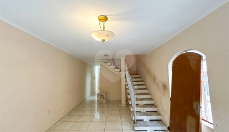 Sobrado à venda com 4 quartos, sendo 3 suítes,  em Vila Libanesa, São Paulo, SP