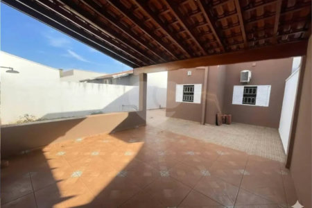 Casa à venda com 2 quartos, sendo 1 suíte, no condomínio Alvorada, Araraquara - SP