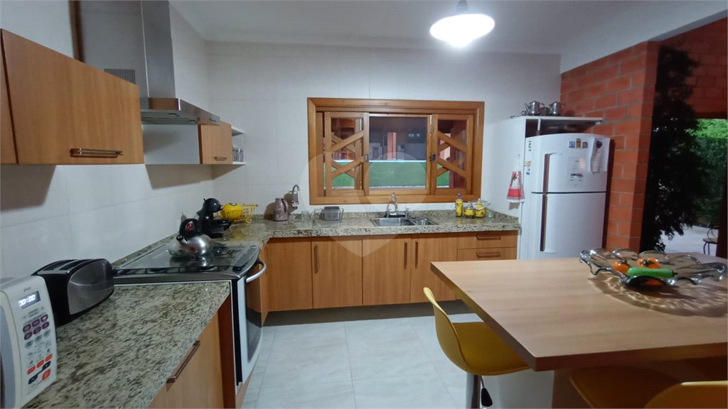 Casa à venda ou para alugar com 3 quartos, sendo 1 suíte, no condomínio Paysage Noble, Vargem Grande Paulista - SP