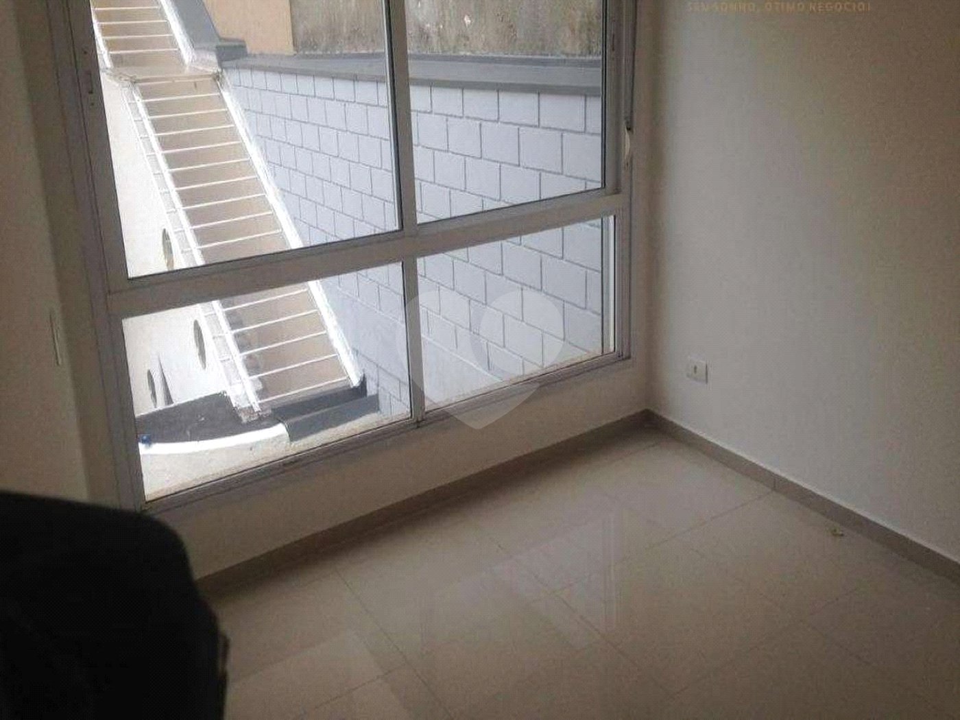 Casa à venda com 2 quartos, sendo 1 suíte, no condomínio Residencial Vegas, São Paulo - SP