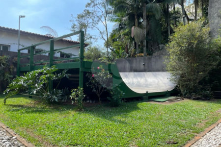 Casa à venda com 4 quartos, sendo 1 suíte, em Vila Morumbi, São Paulo, SP