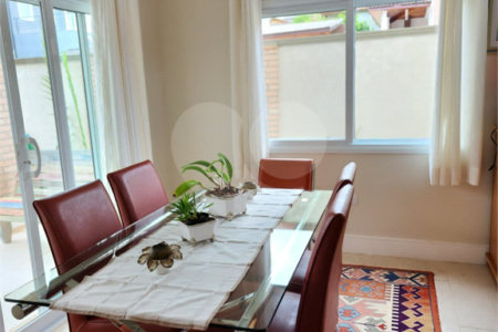 Casa à venda com 4 suítes no condomínio Pedra Grande, Atibaia - SP