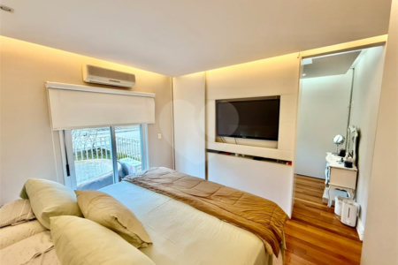 Casa à venda com 3 suítes no condomínio Villaggio Della Hípica, São Paulo - SP
