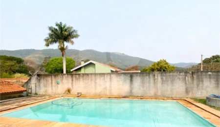 Casa à venda com 2 suítes em Retiro das Fontes, Atibaia, SP