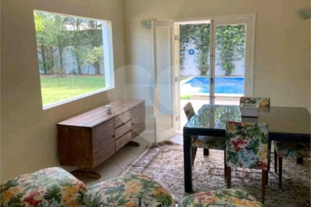 Sobrado à venda com 3 quartos, sendo 1 suíte, em Jardim Maristela, Atibaia, SP