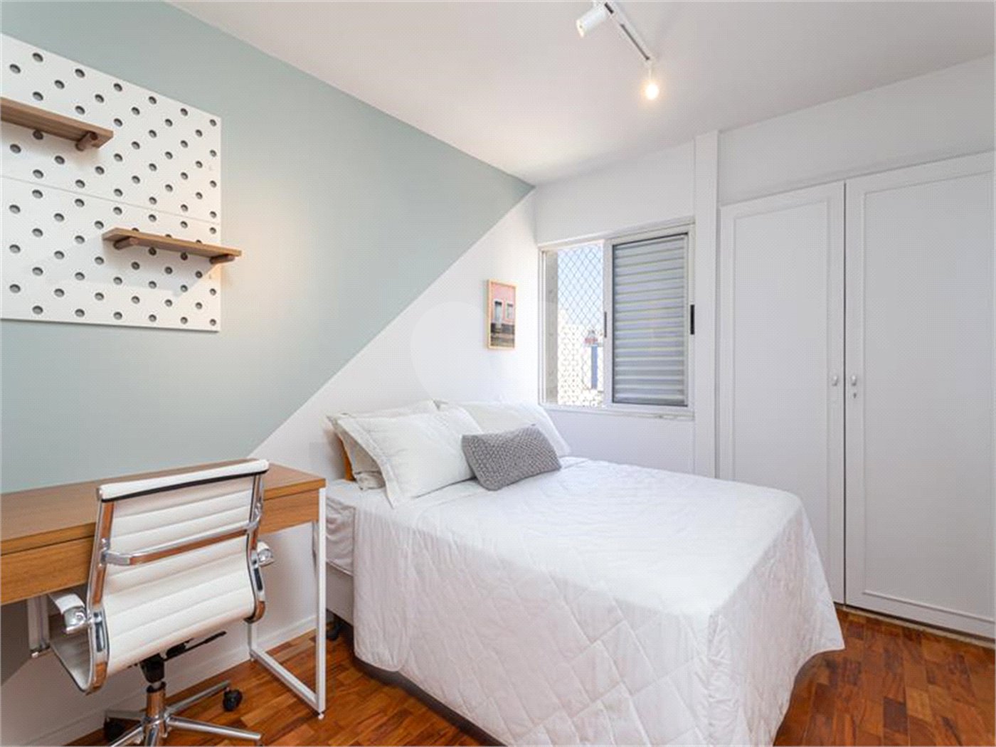 Apartamento à venda com 4 quartos, sendo 1 suíte, em Vila Cordeiro, São Paulo, SP